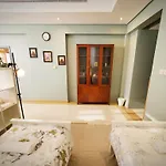 Cute House Sleeps 6 Patio Nr Metro Free Parking