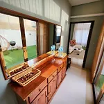 Cute House Sleeps 6 Patio Nr Metro Free Parking