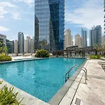 Gorgeous Home With Full Marina & Skyline View