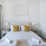 Exclusive 2 & 4 Bedroom Apt With Burj Khalifa - Fountain And City Views By Meerak