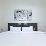 Spacious 1 Bedroom In Jvc W Balcony & Pool View