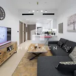 Spacious 1 Bedroom In Jvc W Balcony & Pool View