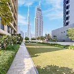 Stunning Renovated Home With Full Burj Khalifa View