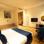 Kingsgate Canal Hotel By Millennium