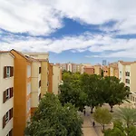 Cozy And Spacious Apartment- 5Min Walk To Metro