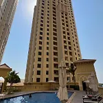 Dubai Eye & Sea View, 1-Min Walk To Jbr Beach, Luxurious Beach Retreat!