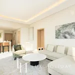 Lux Iconic Views At The Palm Tower Suite 3