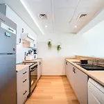 Stylish One Bedroom Sanctuary In The Greens