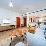 Stylish One Bedroom Sanctuary In The Greens