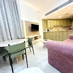 Zenith Smart Vacation Homes Rental - Zenith Tower A2