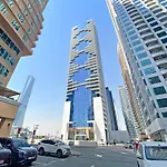Brand New Luxurious 3Br - Pool, Gym & Uptown Views