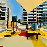 Venduras - Modern Chic Studio In Azizi Riviera