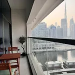 1 Bedroom With Canal View - 15 Northside