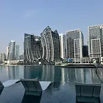 1 Bedroom With Canal View - 15 Northside