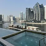 1 Bedroom With Canal View - 15 Northside