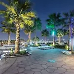 Spacious 1Br Apartment In Damac Paramount Towers Bb