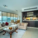 Elegant Apartment Overlooking Dubai Mall Fountain.