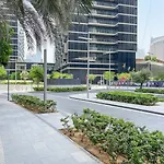 Blueground Standpoint Doorman Pool Dxb-800