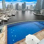 Bright & Elegant Home On The 44Th At Cayan Tower