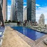 Bright & Elegant Home On The 44Th At Cayan Tower