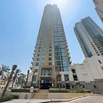 Spacious 1 Bedroom Apartment Near