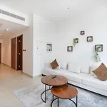 Superb Marina Gate 1 Bed With Balcony