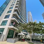 Cozy Loft In Downtown With Greenery View, Sleeps 4