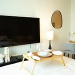 Your Elegant Palm Paradise- Fully Equipped