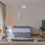 Delightful One-Bedroom In Downtown Dubai
