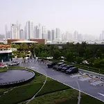 Your Elegant Palm Paradise- Fully Equipped