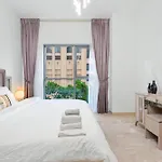 Modern 1-Br Apartment Close To Dubai Mall And Burj Khalifa