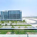 Stunning Studio With A Spacious Balcony In Meydan