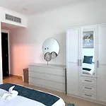 Luxury Sea-View Apartment