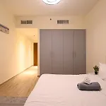 Brown Stone - Canal View Five Star Residence