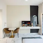 Urban Studio Getaway In Dubailand