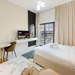 Urban Studio Getaway In Dubailand