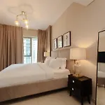 Luxury 1Br -Stunning Burj Khalifa & Fountain Views
