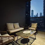 Spacious Studio, 4 Guests In The Heart Of Dubai