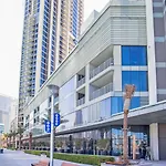 Blueground 5242 Tower Sea View Pool Garage Dxb-951