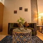 Chic Studio With Scenic Boulevard Views