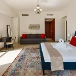 Spacious 5Br Apartment With Maid\'S Room On Jbr Beach - Prime Location, Steps From Shops, Dining & Entertainment - By Sunkissed Holiday Homes