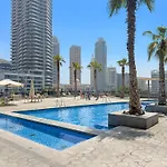 Waterfront View 1Br Apt With Gym, Pool & Sauna