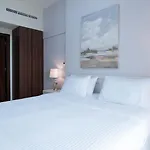 Luxury 2Br Apartment With Burj View Gym & Pool
