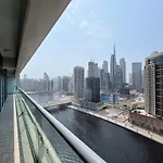 Quill Residence - Canal View Spacious 3 Bedroom Apartment