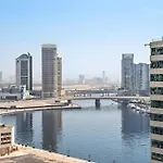 Stunning 1Bhk With A Canal View