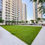Stunning Chic 2Br With Amazing Views Dubai Harbour
