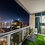 Luxe 4 Bedroom Apartment I Burj Khalifa & Fountain Views I Free Gym, Pool, Parking, Wi-Fi And Ps5 I By Skyline Serenity