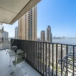 Homes Beyond I 2 Bedroom Apartment With Panoramic Creek View