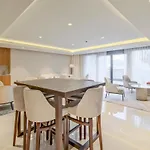Graceful 2-Bedrooms Apartment Near Burj Khalifa And Dubai Mall!
