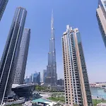 Graceful 2-Bedrooms Apartment Near Burj Khalifa And Dubai Mall!